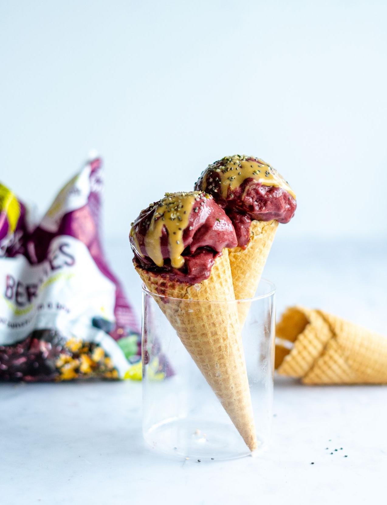 Holy Berry / Açai Banana Nice Cream