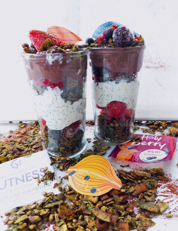 Holy Berry / Açai / COUPE KICKSTART GRANOLA MET CHOCOLADE-BERRY TOPPING